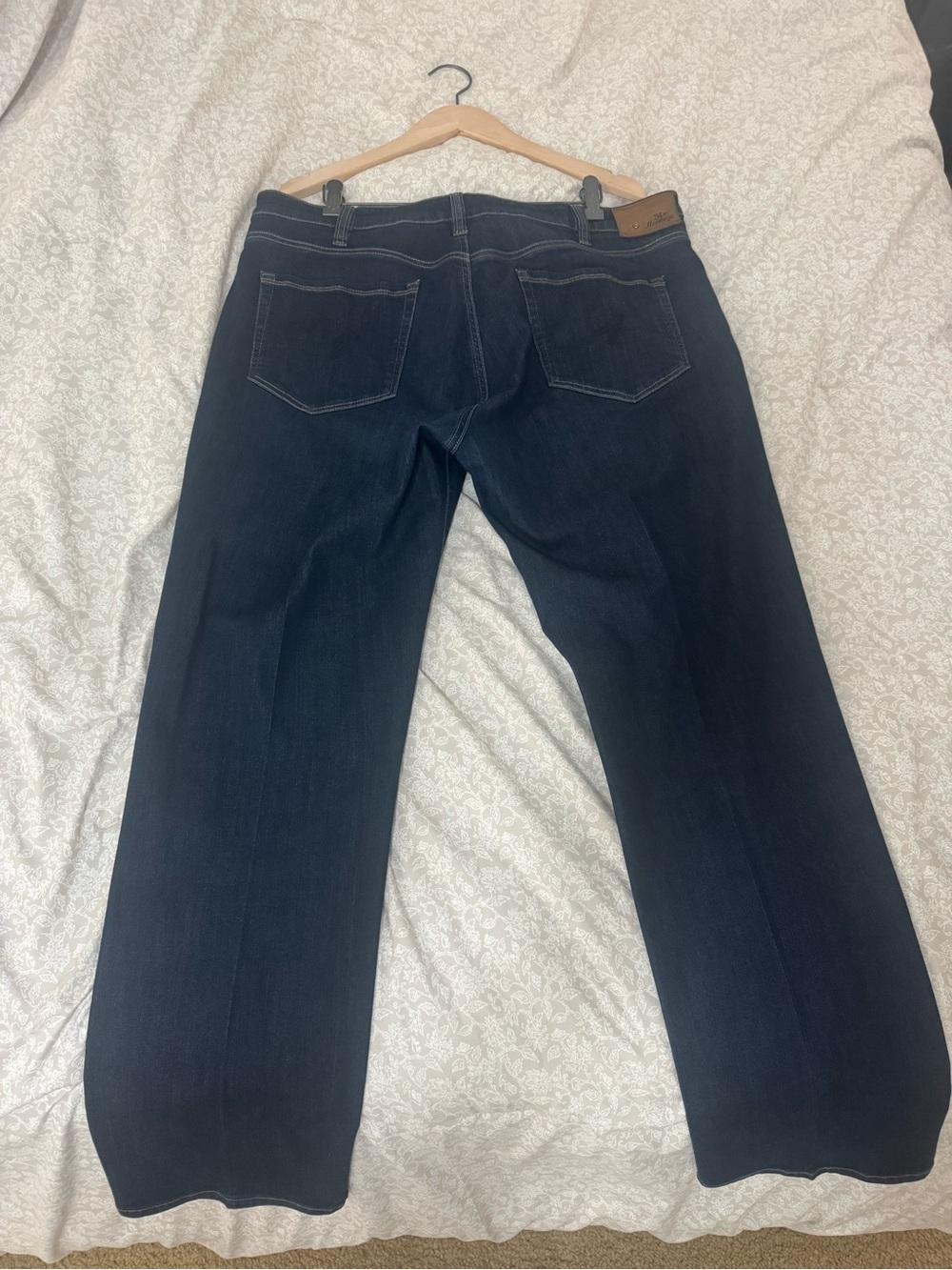 Relaxed Fit Men's Jeans in Dark Blue - Casual Everyday Style 40x32